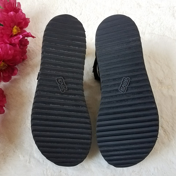 Teva Flatform Mevia Sandals - *Missing 1 ankle strap* - Picture 3 of 9